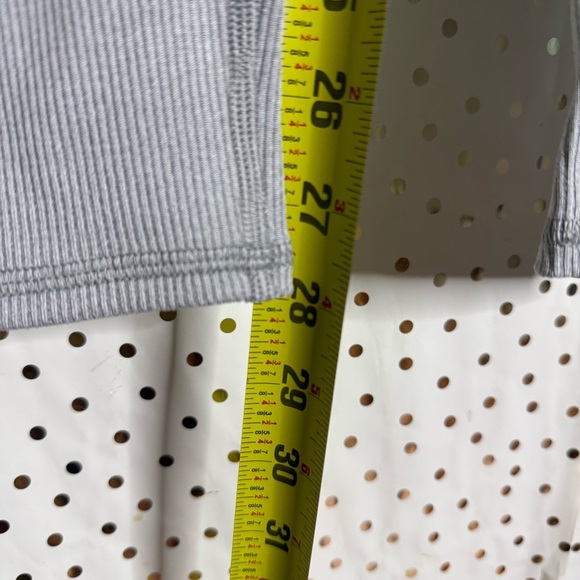 ALO Yoga Women's Gray Leggings - Picture 6 of 10